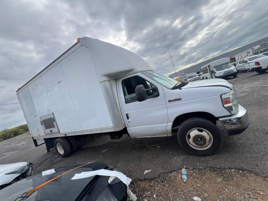 2016 Ford E-450