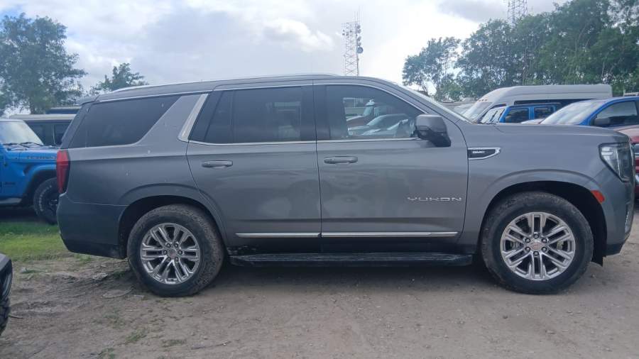 2021 GMC YUKON SLT