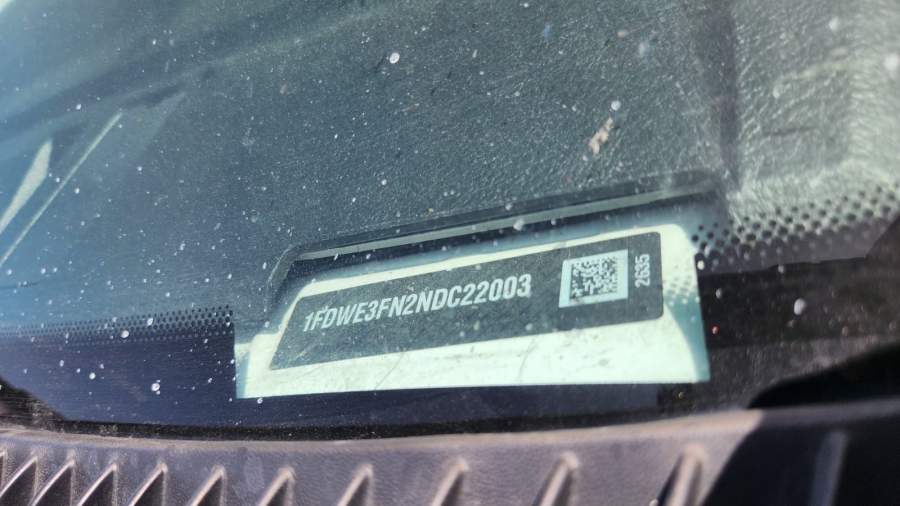 2022 Ford E-350 Super Duty
