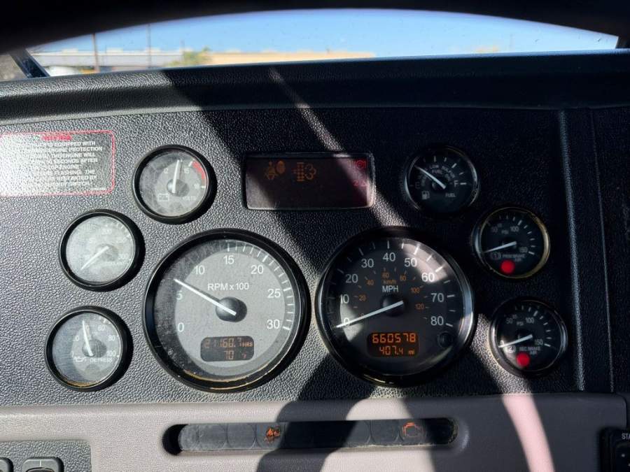 2016 Peterbilt MODEL 365