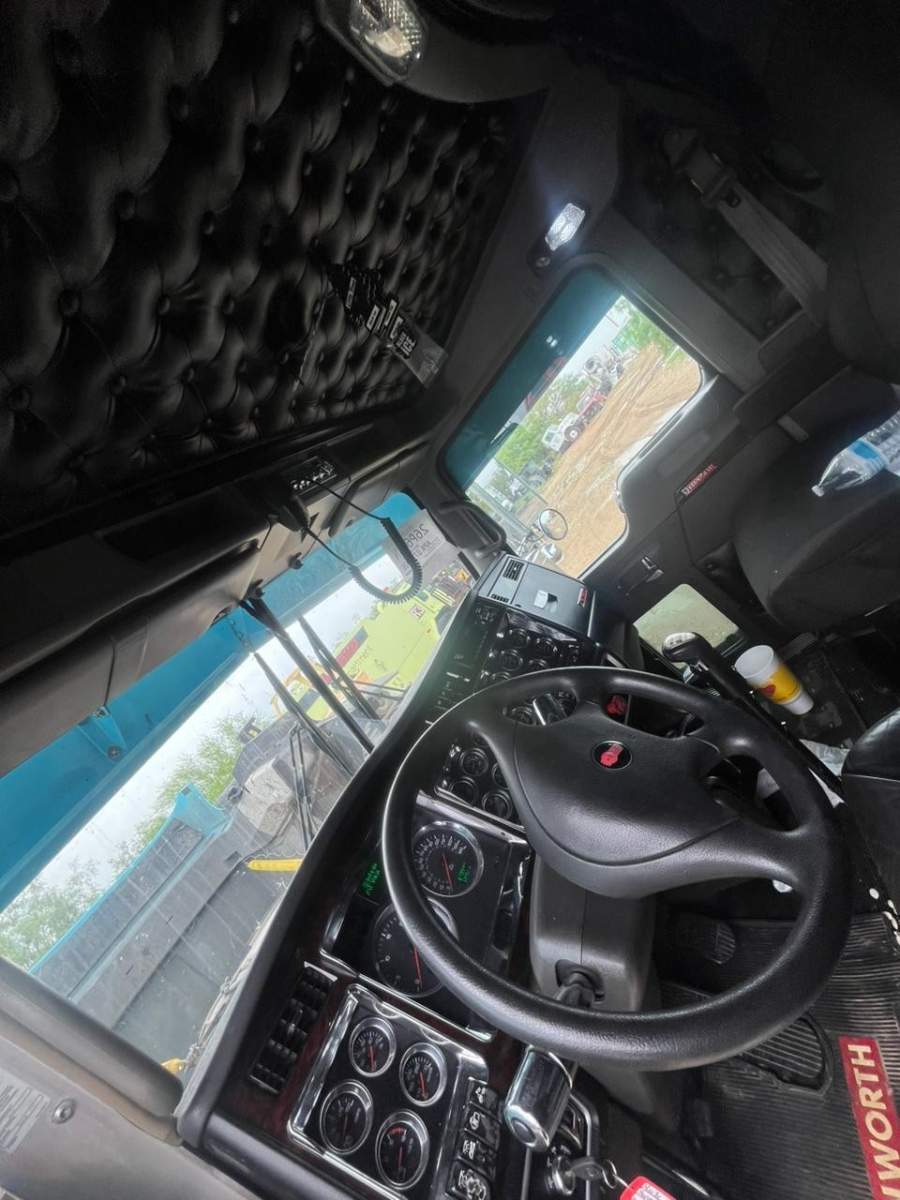 2019 Kenworth W900