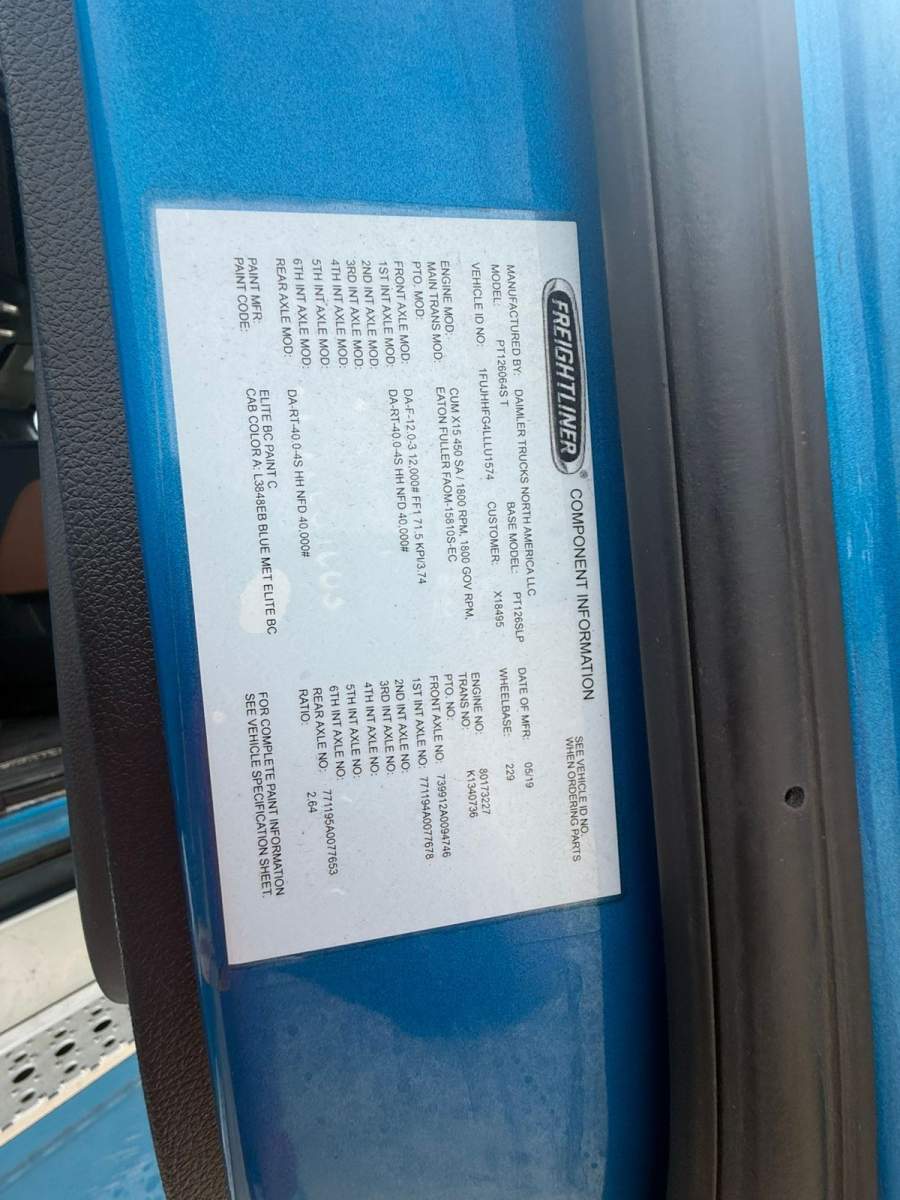 2020 Freightliner CASCADIA