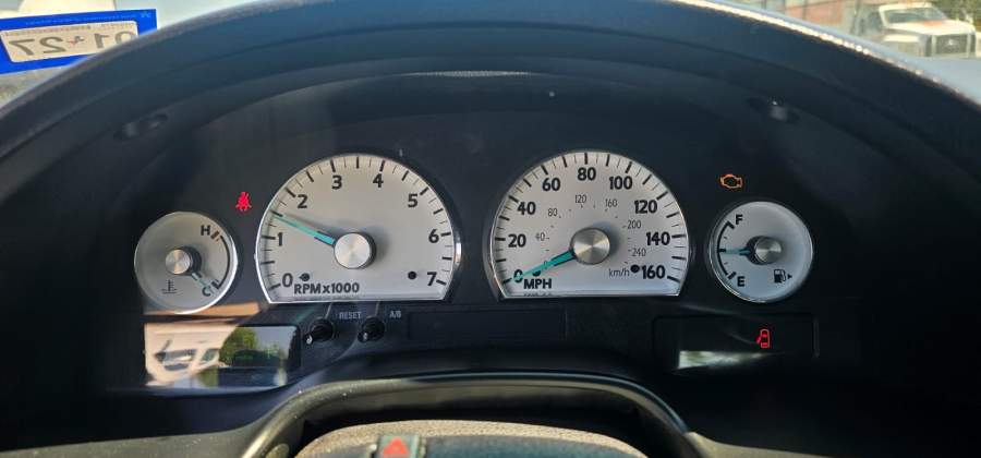 2004 Ford Thunderbird