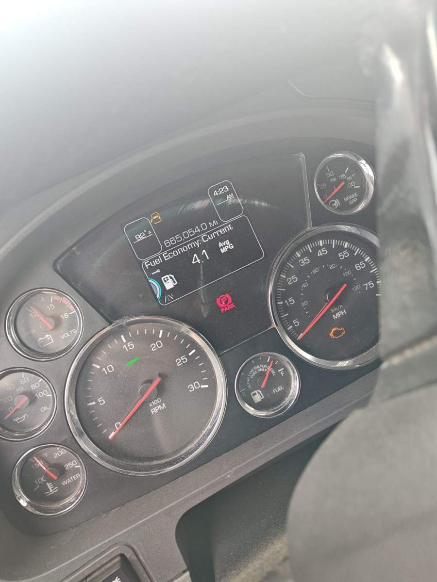 2021 Kenworth W990