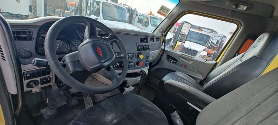 2016 Peterbilt 337
