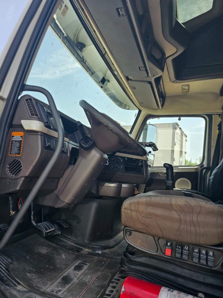 2016 Volvo Truck VNL