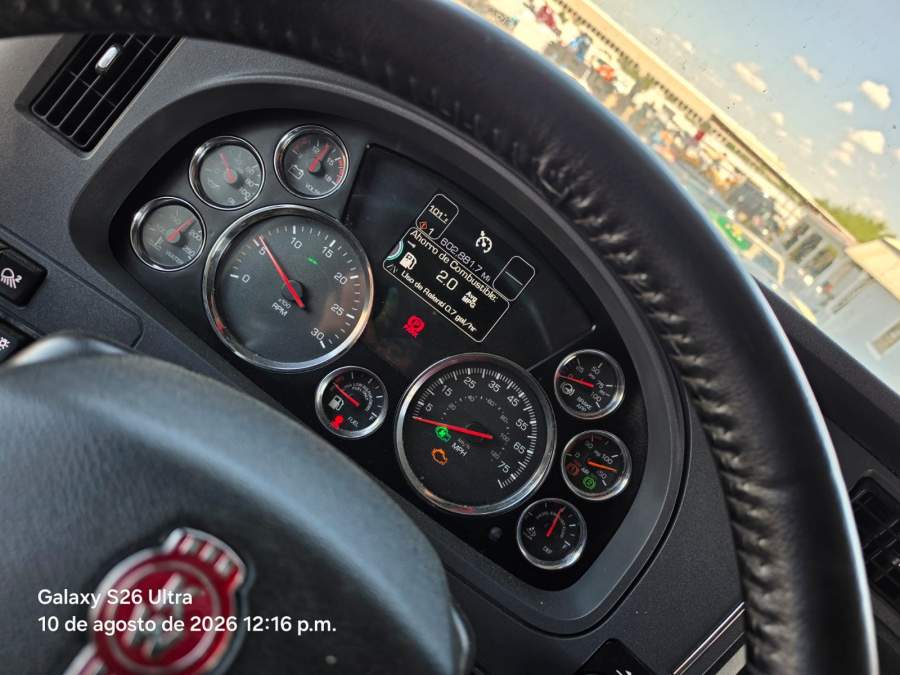 2021 Kenworth W990