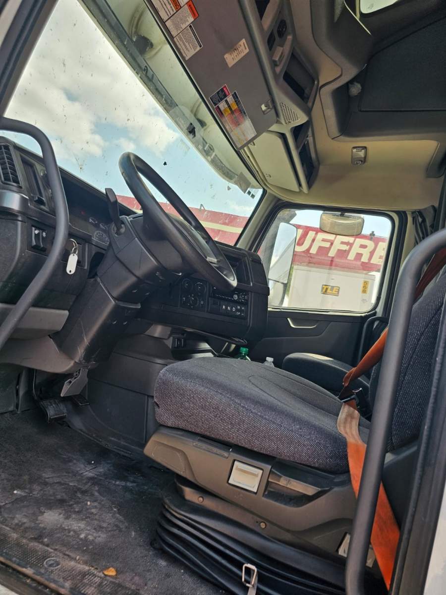 2020 Volvo Truck VNL