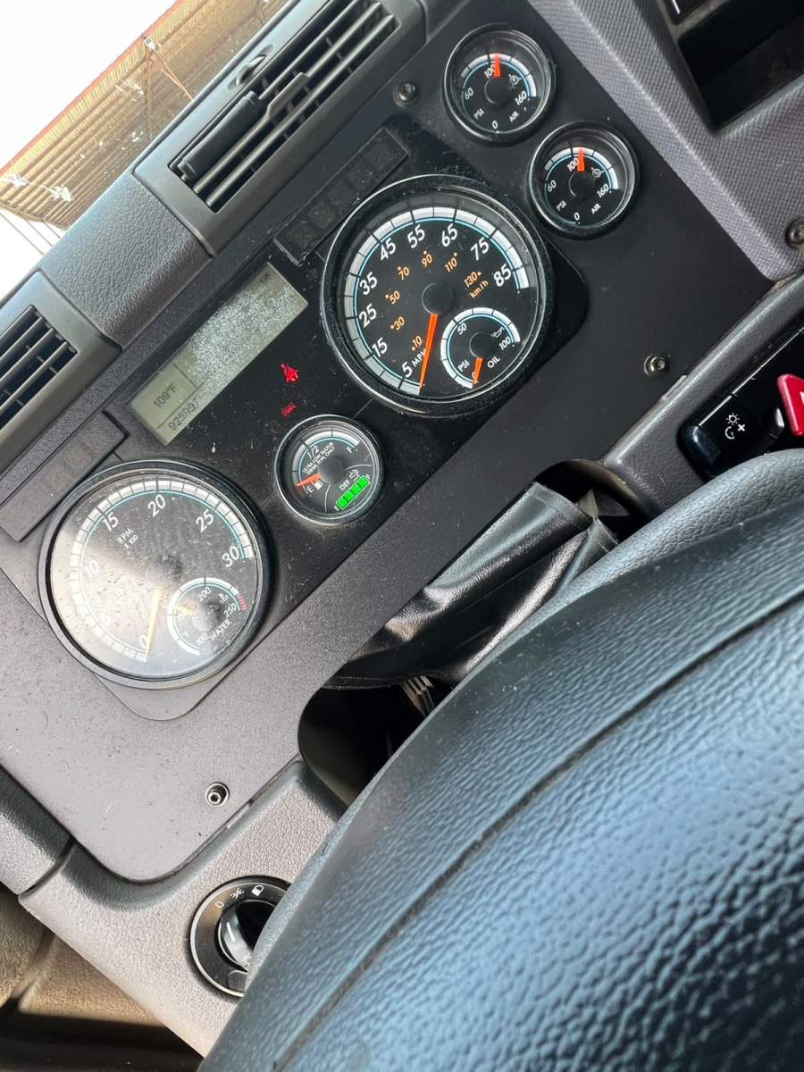 2016 Freightliner CASCADIA