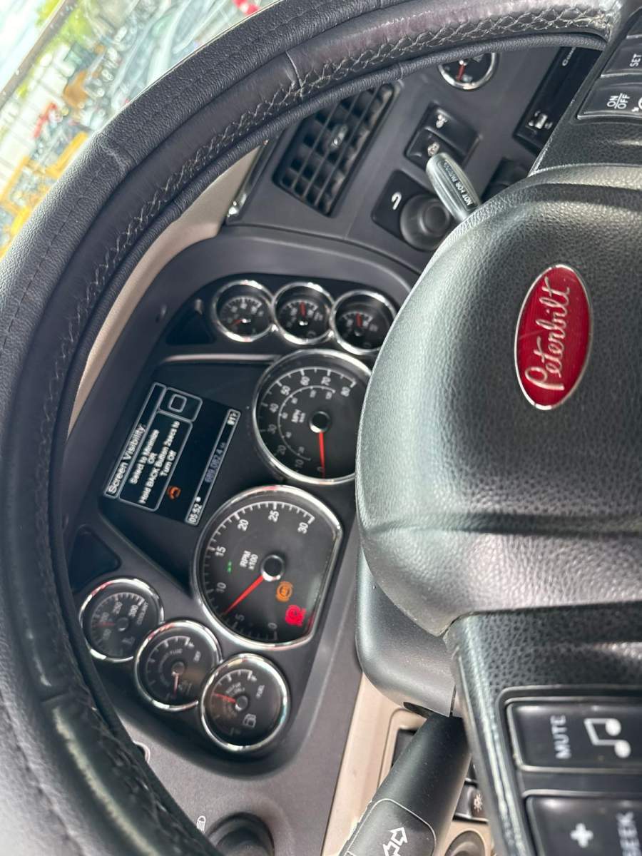 2016 Peterbilt 579
