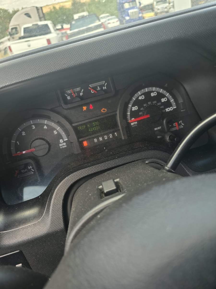 2022 Ford E-350 Super Duty